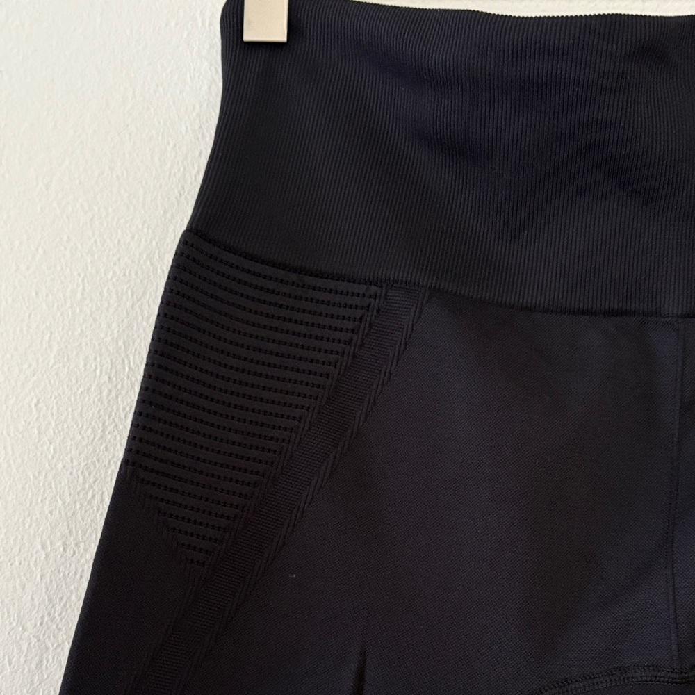 Athleta Seamless Black Capris